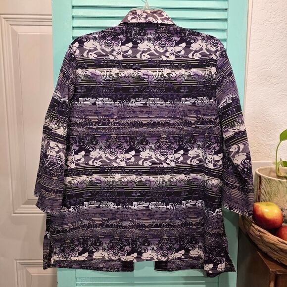 Purple Blouse with Distinctive Pattern - Picture 2 of 3